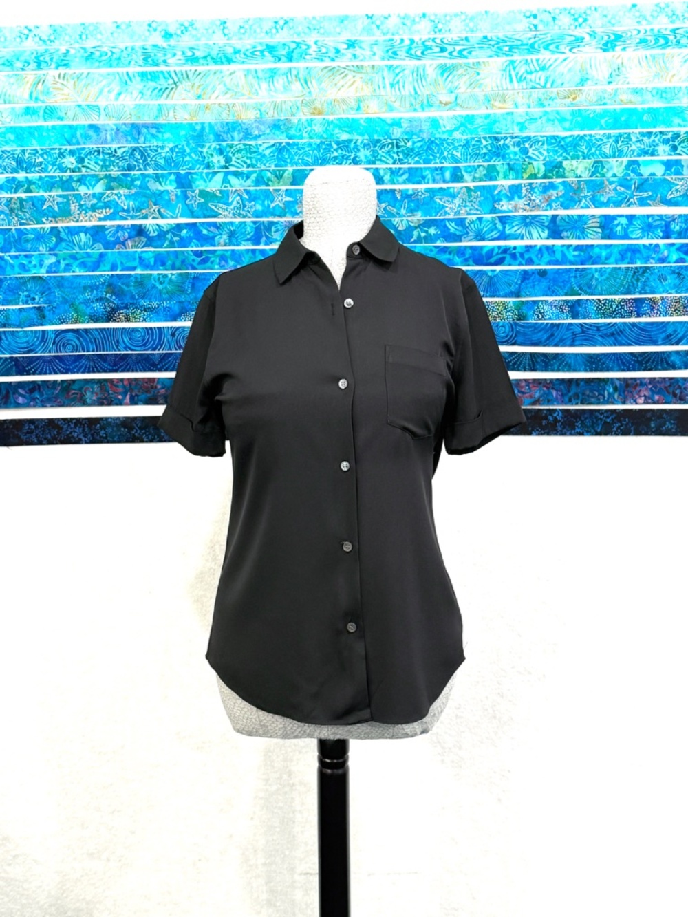 Theory Silk Button Down Black Short Cuff Sleeve Blouse style #G012540R